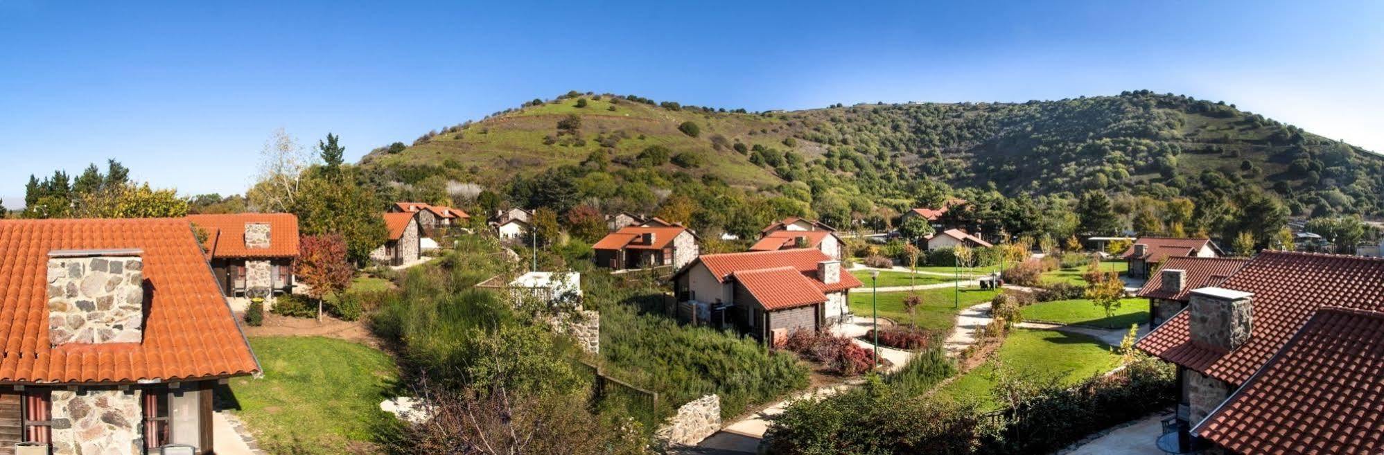 Merom Golan Resort エクステリア 写真